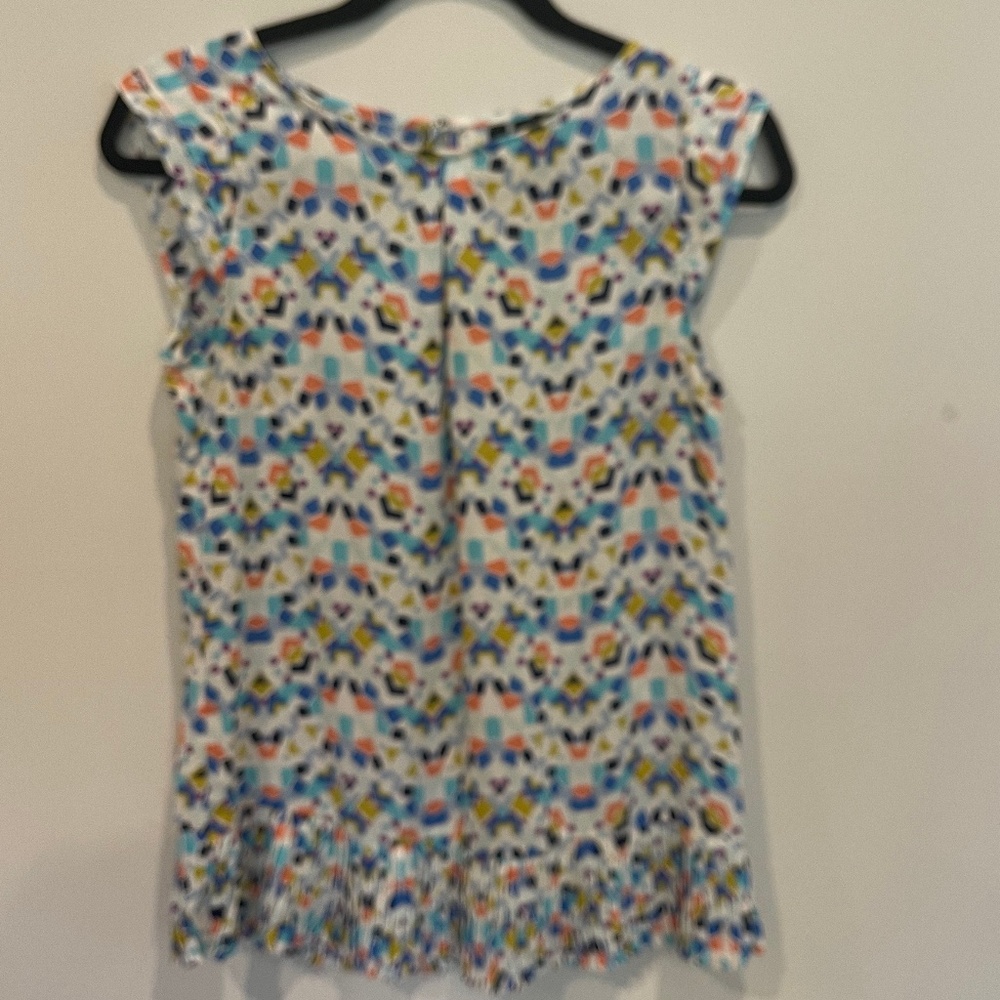 New Directions  Women's Petite Small Multicolor Sleeveless Pleated Hem Blouse